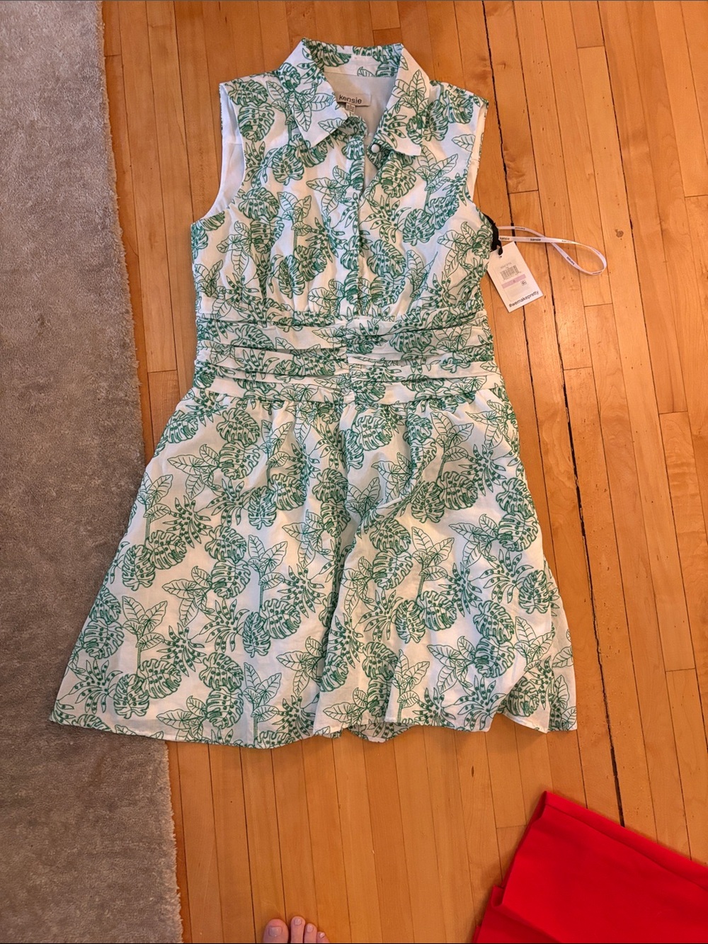 NWT Sleeveless Green Botanical Print Dress - White & Green